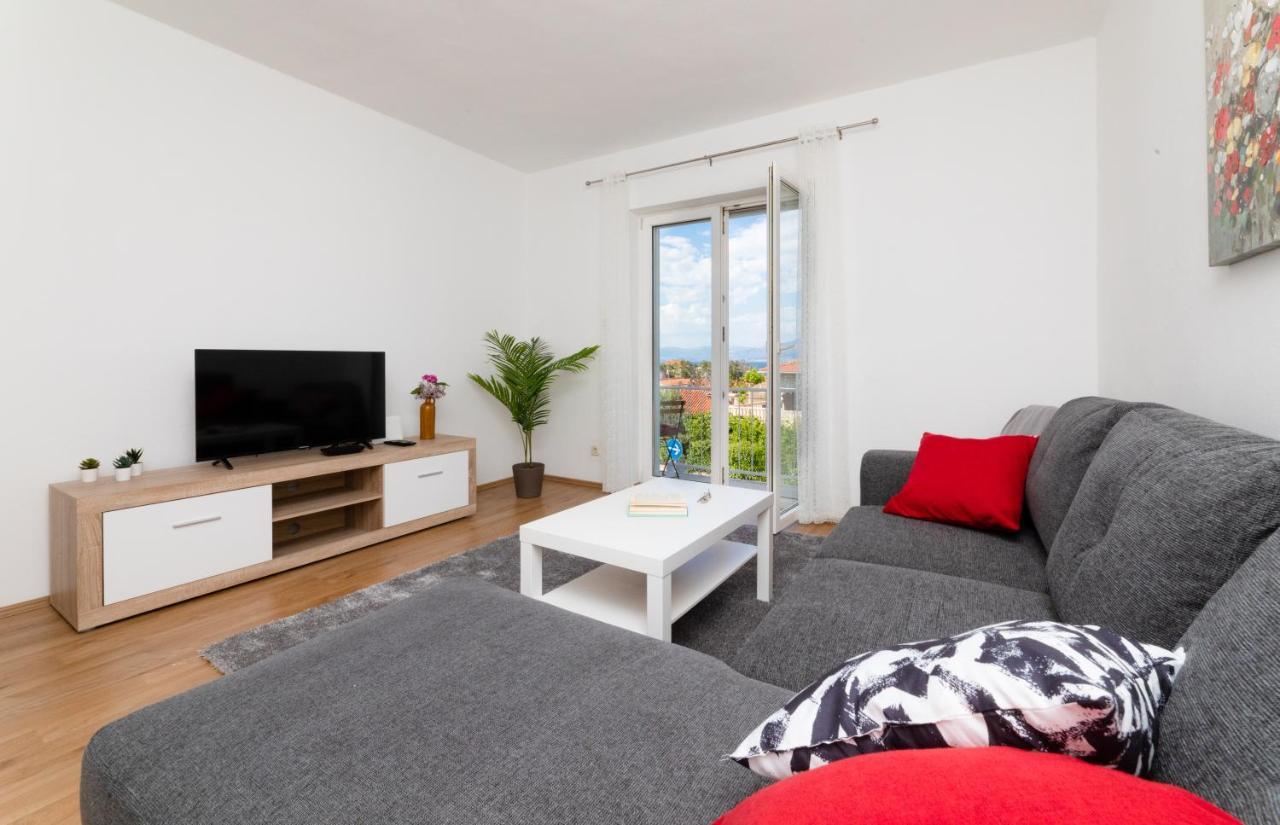 Apartment Nona - Center, 150 Meters From The Beach Supetar Eksteriør billede