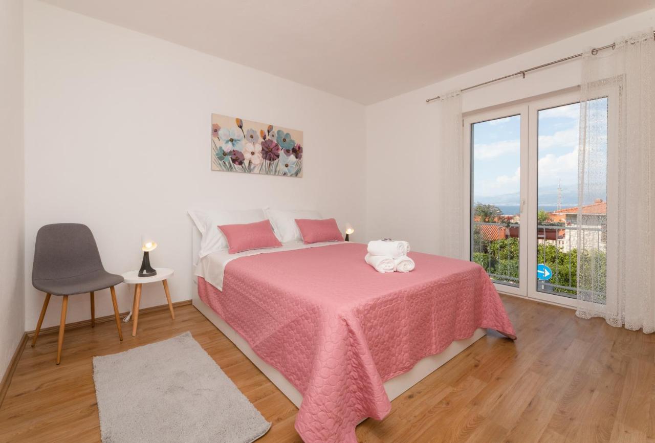 Apartment Nona - Center, 150 Meters From The Beach Supetar Eksteriør billede