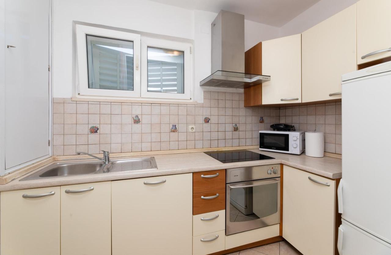 Apartment Nona - Center, 150 Meters From The Beach Supetar Eksteriør billede